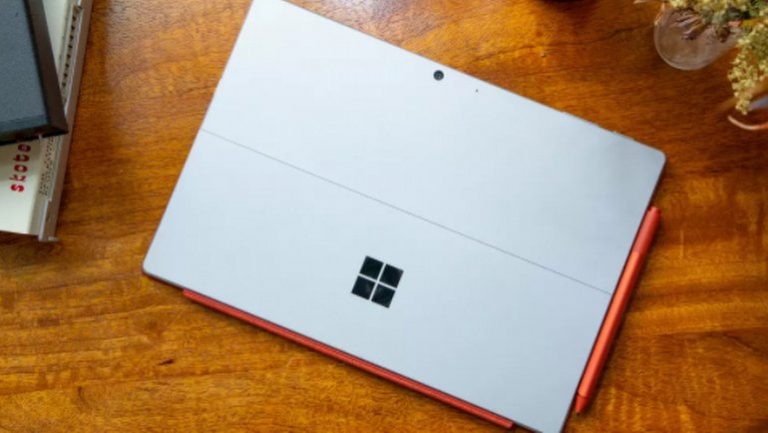 Microsoft’un Beklenen Surface Pro 8’i ve Surface 4’ü İnternette Göründü
