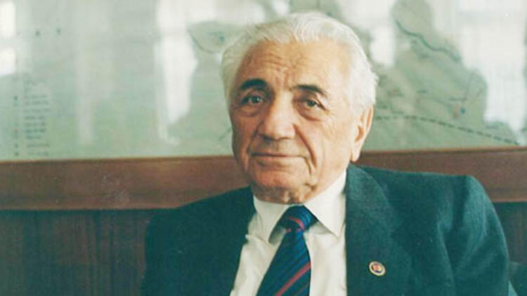 Cahit Külebi- Hikaye