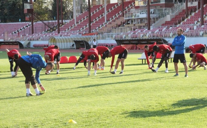 Balıkesirspor’da 14 futbolcunun karantinası sürüyor